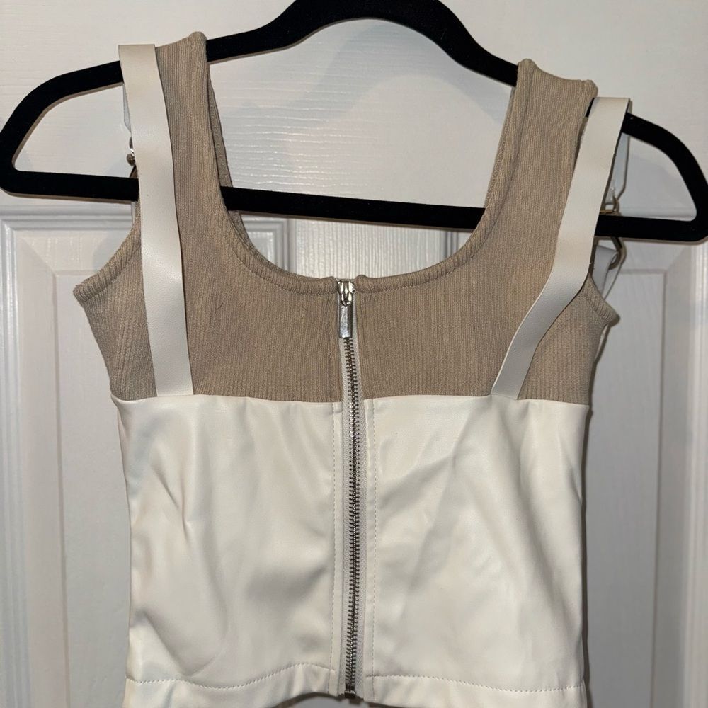 Manière De Voir Tan and White Zippered Top - Picture 5 of 9